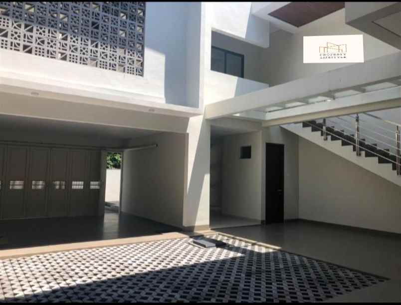 dijual rumah jl lengkong