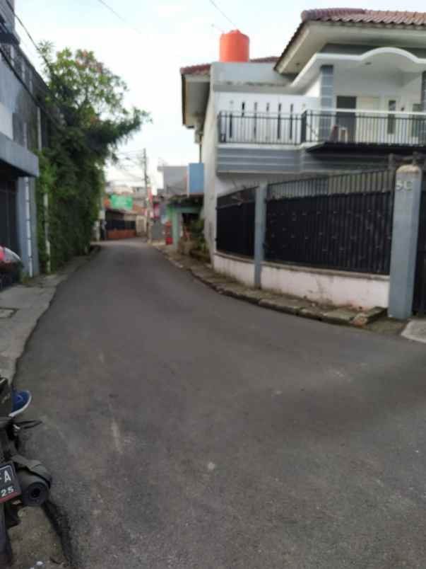 dijual rumah jl madrasah