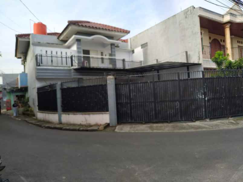 dijual rumah jl madrasah