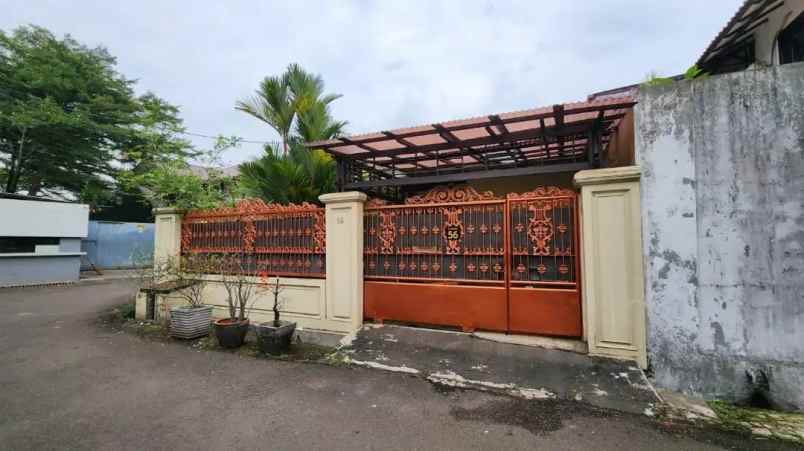 dijual rumah jl masjid wustho pondok