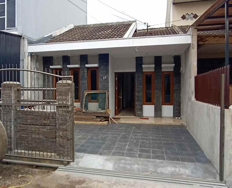 dijual rumah jl melong asih