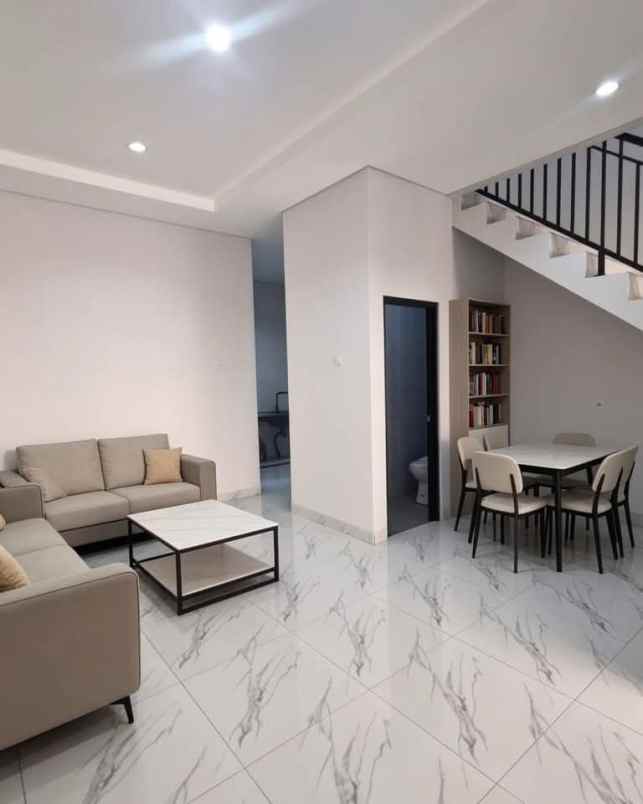 dijual rumah jl mualim aminudin cibubur