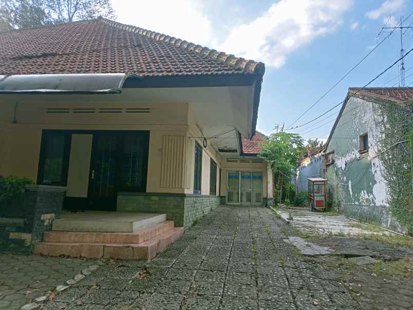 dijual rumah jl multatuli no 05 kel