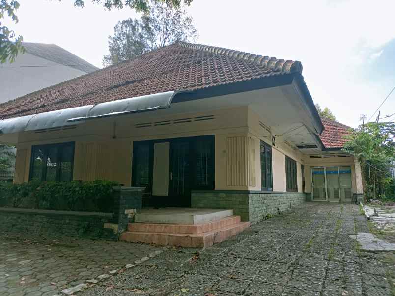 dijual rumah jl multatuli no 05 kel