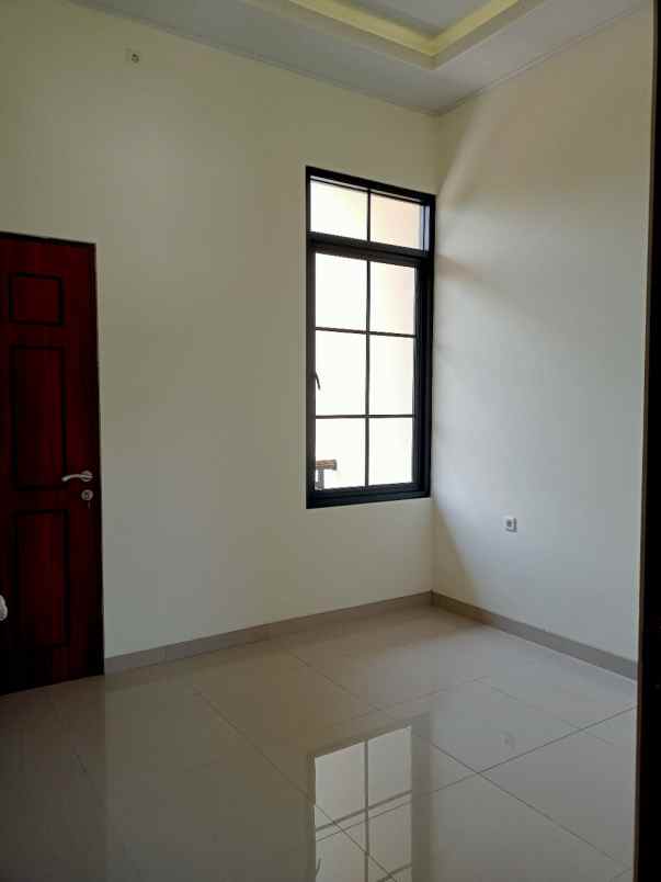 dijual rumah jl panghegar cinambo kota