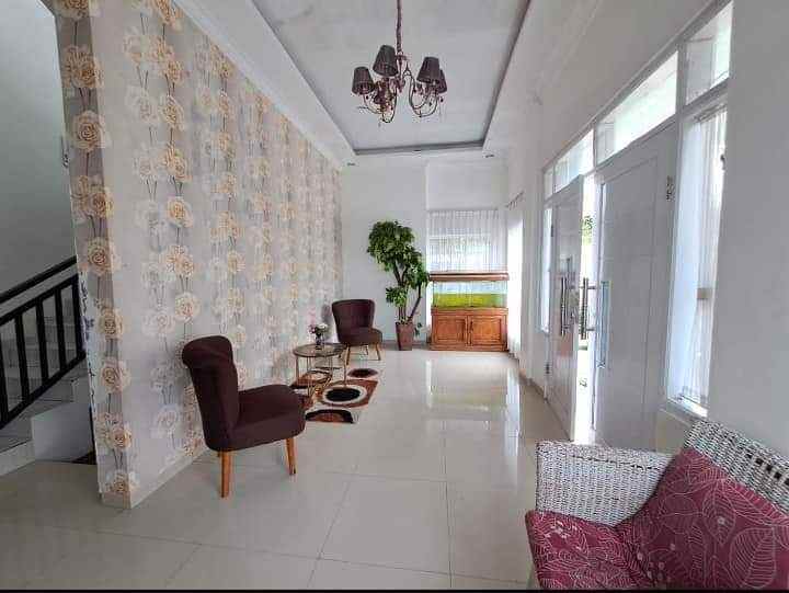 dijual rumah jl parongpong