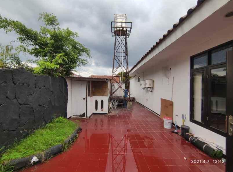 dijual rumah jl pelita