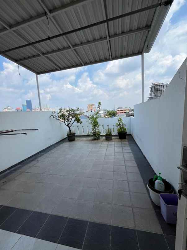 dijual rumah jl penerangan grogol