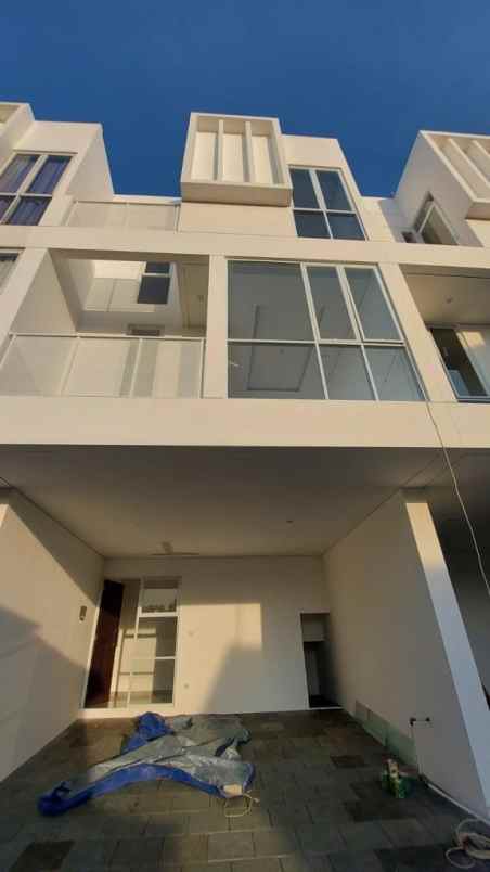 dijual rumah jl perdana no 99