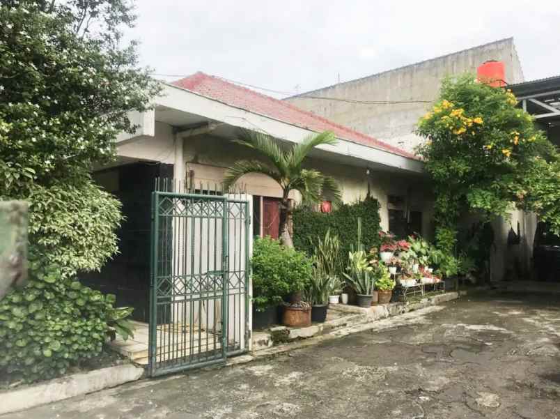 dijual rumah jl persada dr saharjo