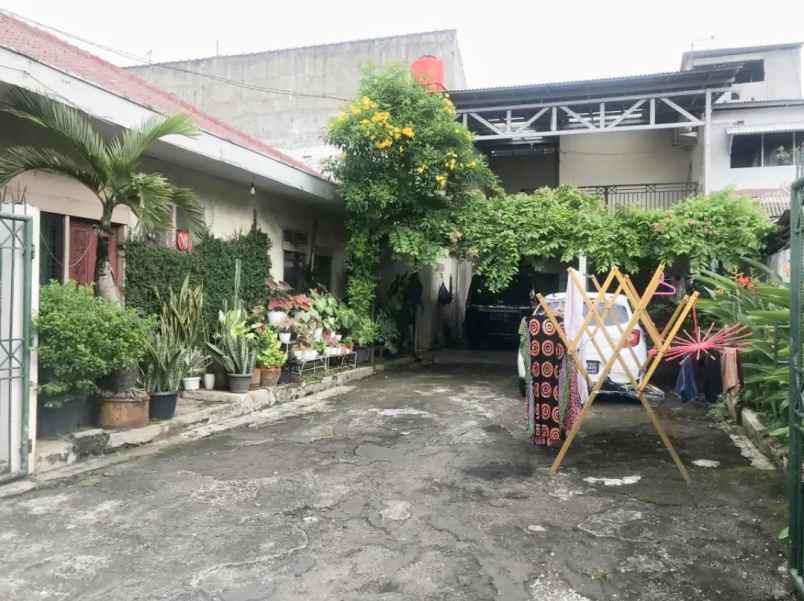 dijual rumah jl persada dr saharjo