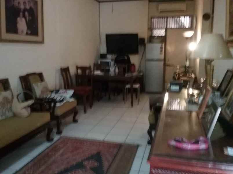 dijual rumah jl perumahan karya indah