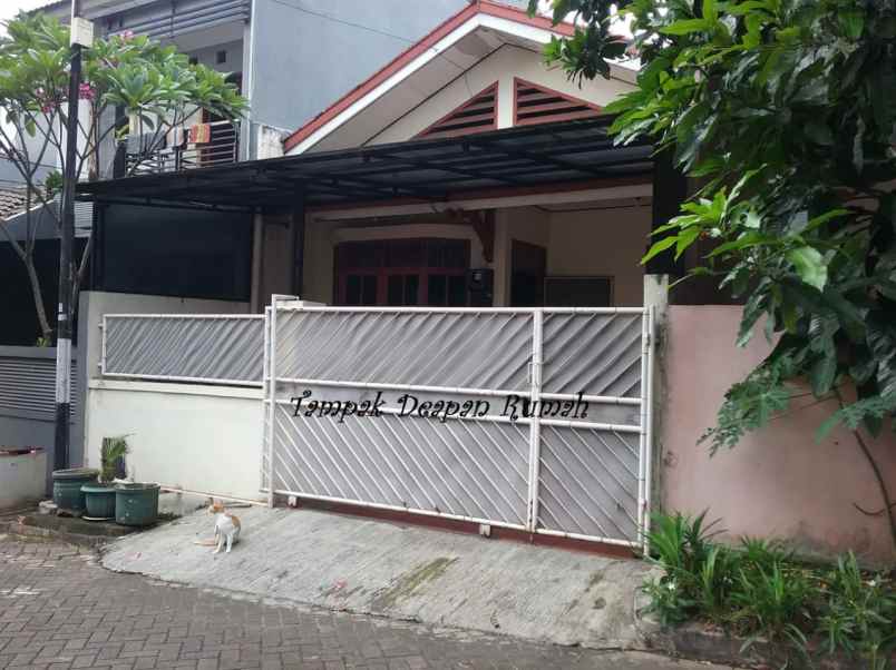 dijual rumah jl perumahan karya indah