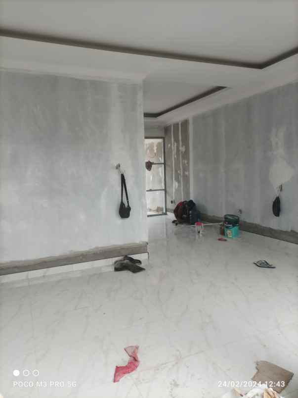 dijual rumah jl pondok kelapa duren