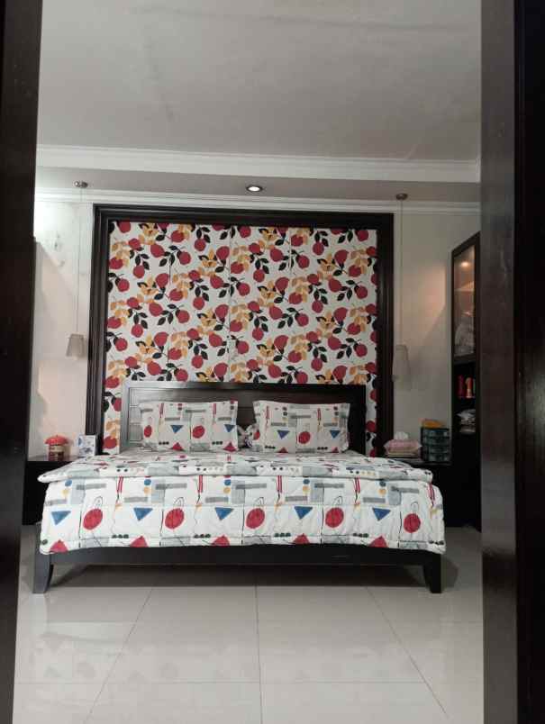 dijual rumah jl pulomas timur kel kayu