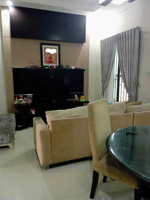 dijual rumah jl pulomas timur kel kayu