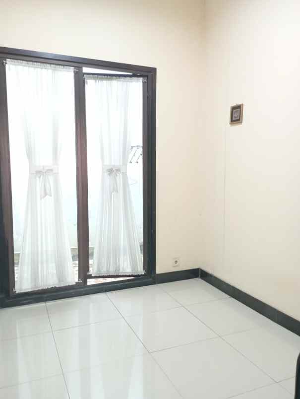 dijual rumah jl pulomas timur kel kayu