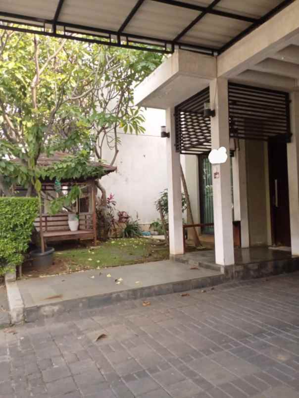 dijual rumah jl pulomas timur kel kayu