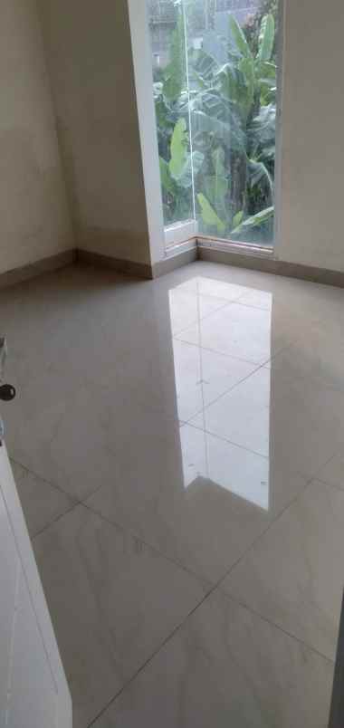 dijual rumah jl raya jatimulya