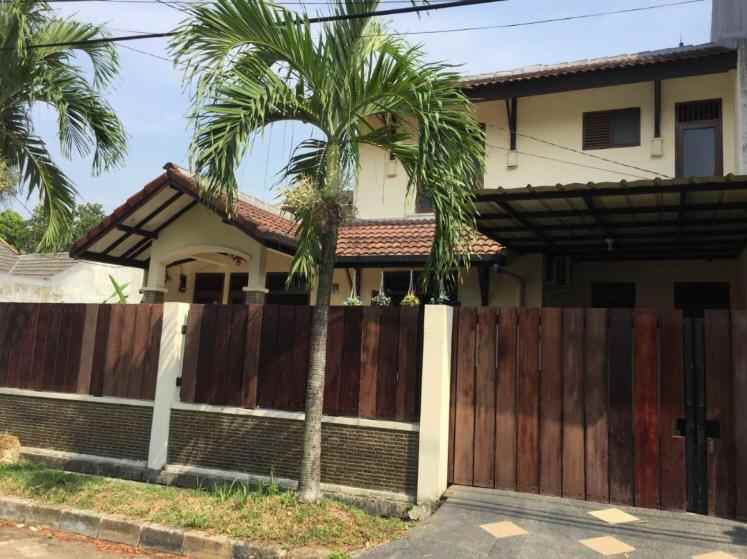 dijual rumah jl raya jatiwaringin