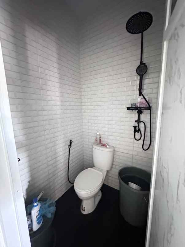 dijual rumah jl sma 8