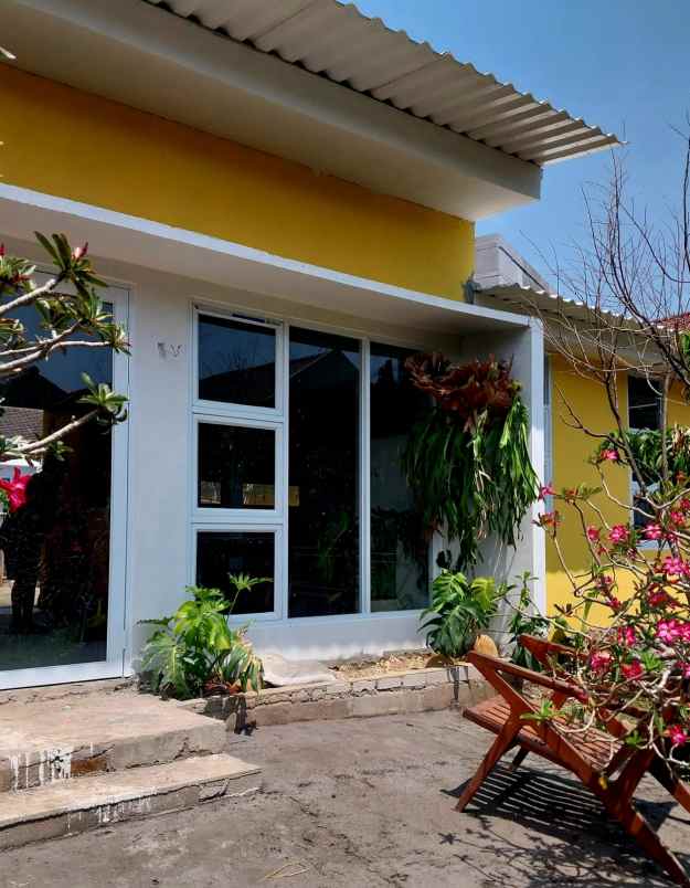 dijual rumah jl sukasari