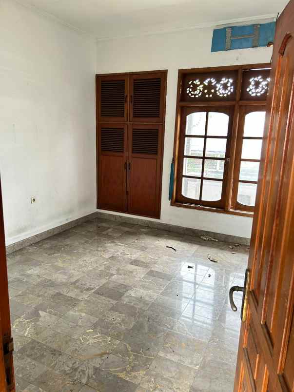 dijual rumah jl suli