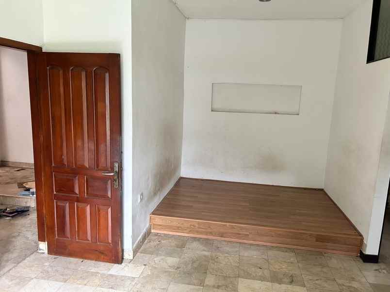 dijual rumah jl suli