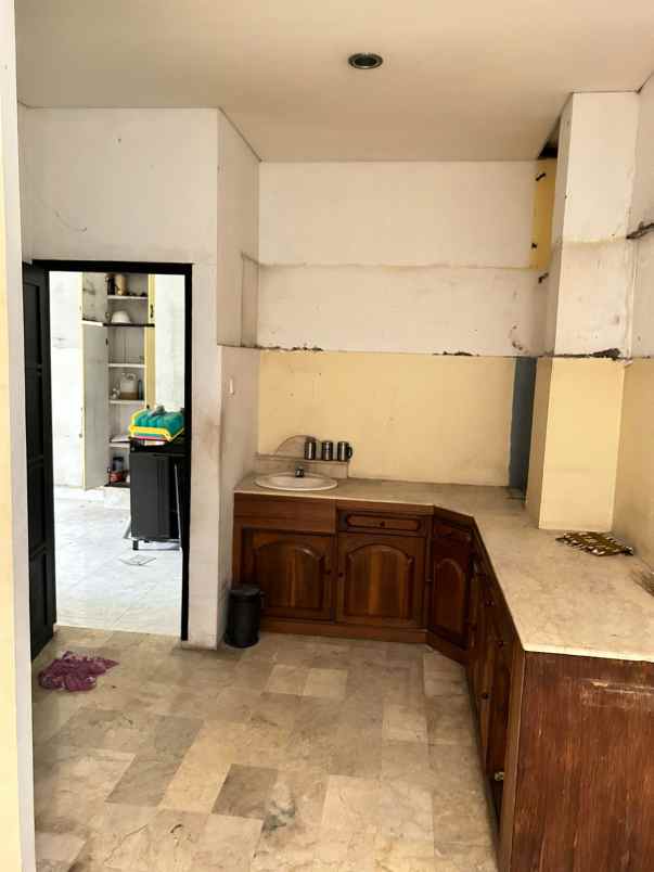 dijual rumah jl suli