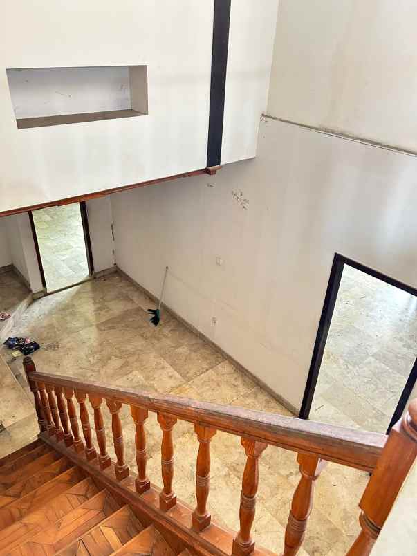 dijual rumah jl suli