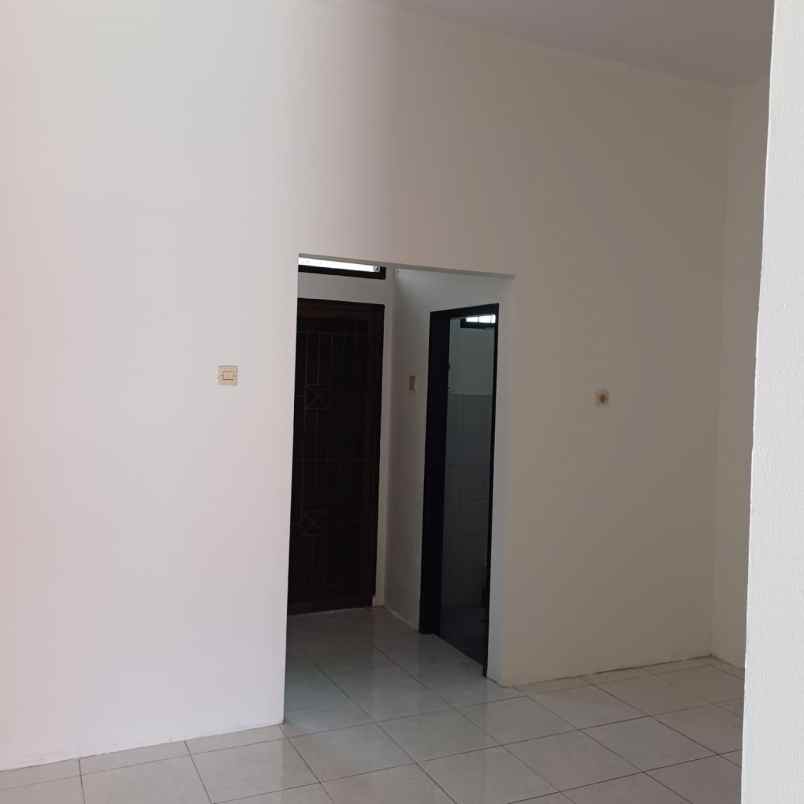 dijual rumah jl todak