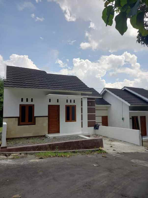 dijual rumah jl wates km 10 sedayu