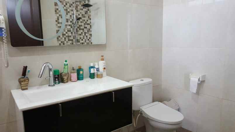 dijual rumah jl wr supratman