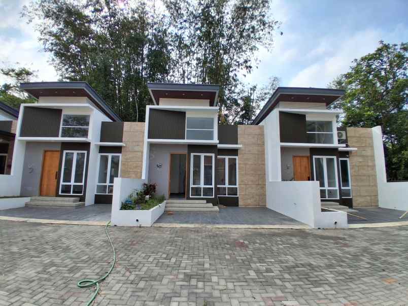 dijual rumah josari wonosalam ngaglik