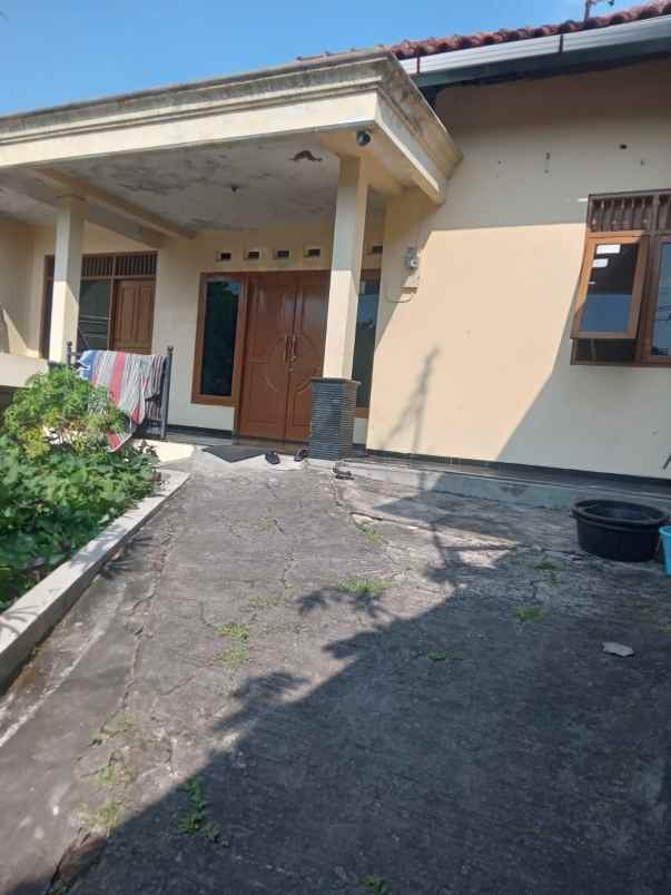 dijual rumah kalilangse