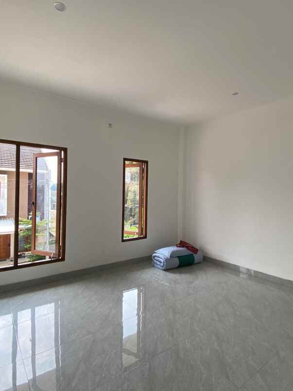 dijual rumah kawasan bintaro sektor 3