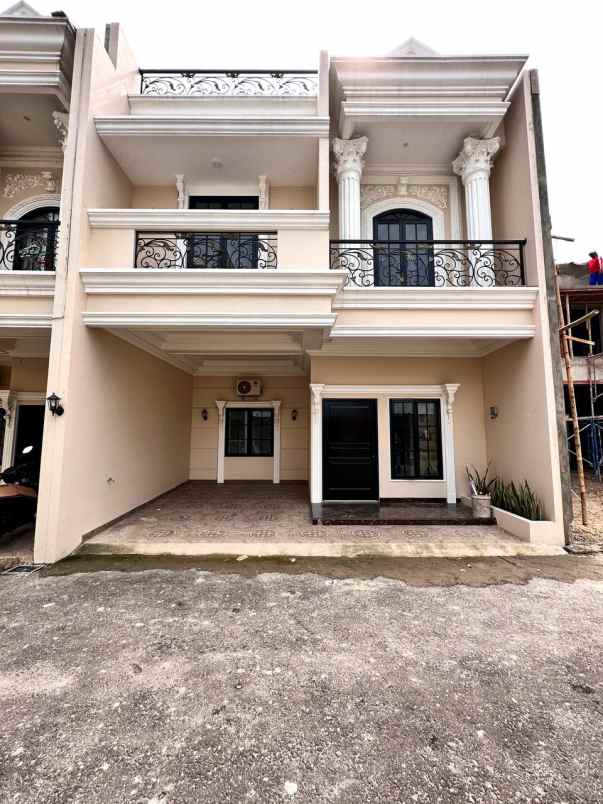 dijual rumah kebagusan