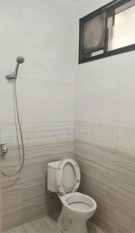 dijual rumah kedung baruk rungkut surabaya