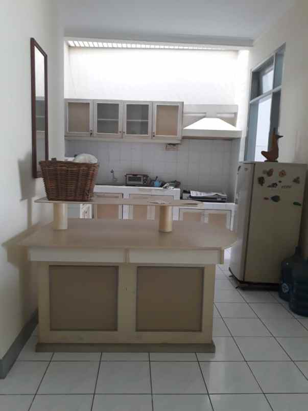 dijual rumah kel sariwangi kec