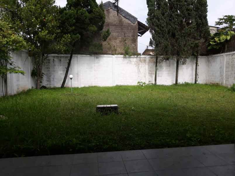 dijual rumah kel sariwangi kec