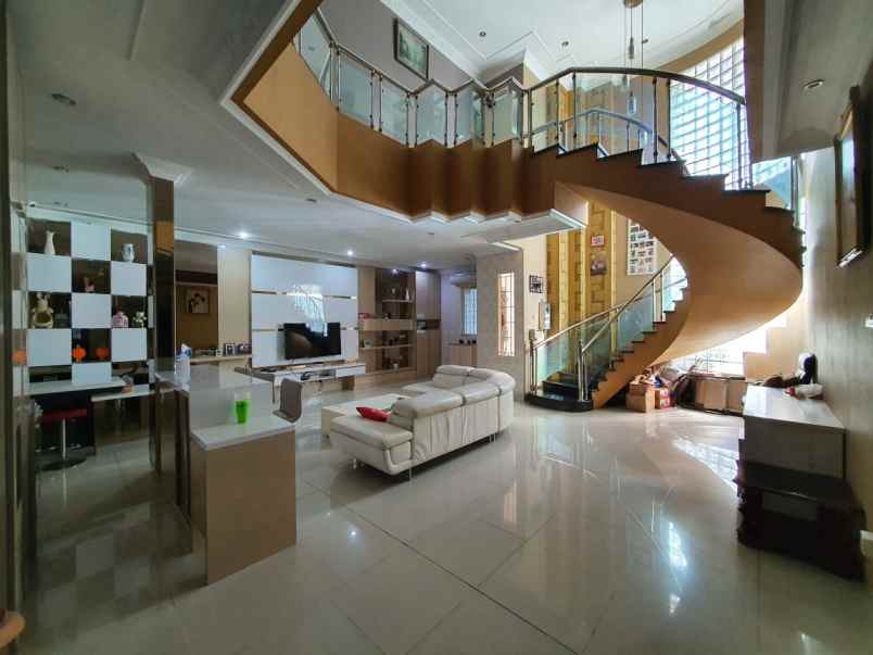 dijual rumah kelapa gading