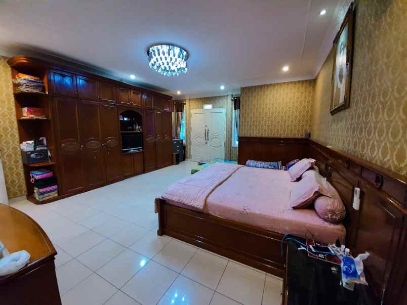 dijual rumah kelapa gading