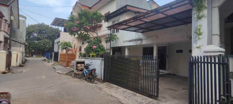 dijual rumah kelapa gading