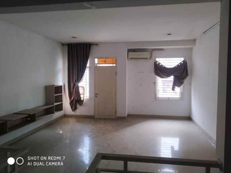 dijual rumah kelapa molek kelapa gading