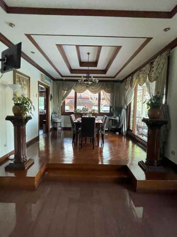 dijual rumah kemang