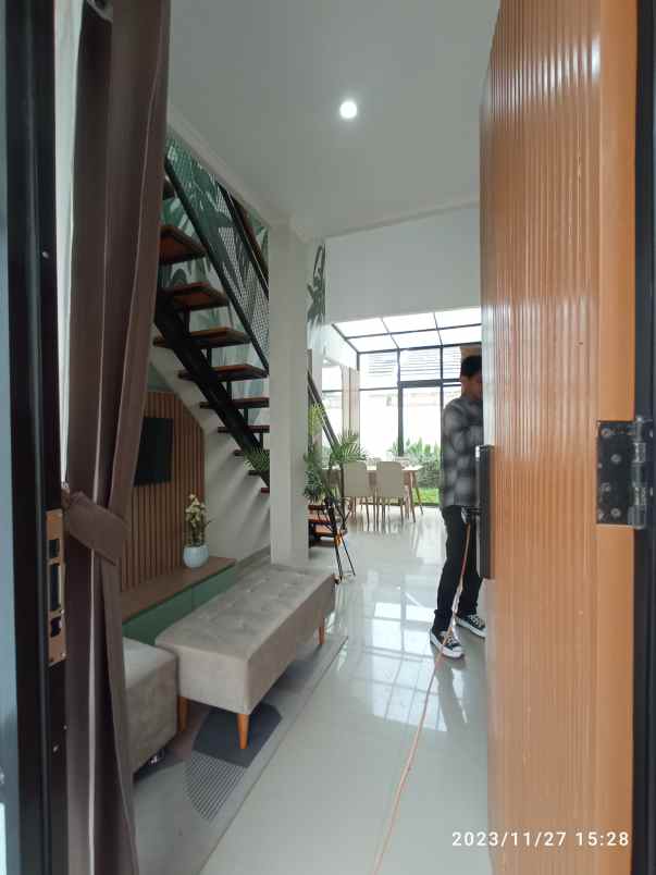 dijual rumah komersil type mezzanine di citeurep bogor