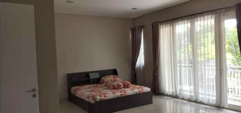 dijual rumah komp sherwood garden