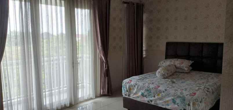 dijual rumah komp sherwood garden