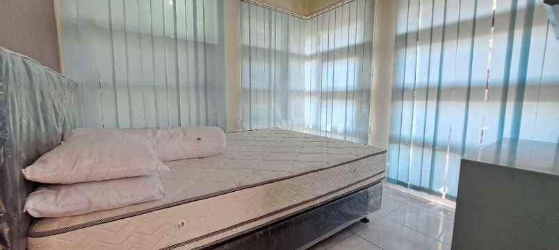 dijual rumah komp villa istana bunga