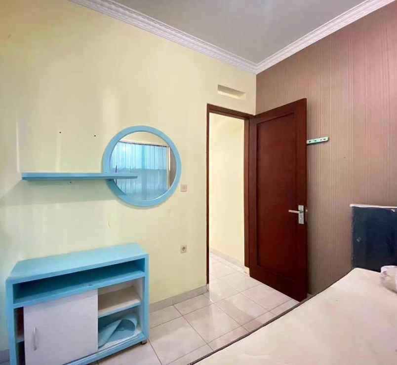 dijual rumah komp villa istana bunga